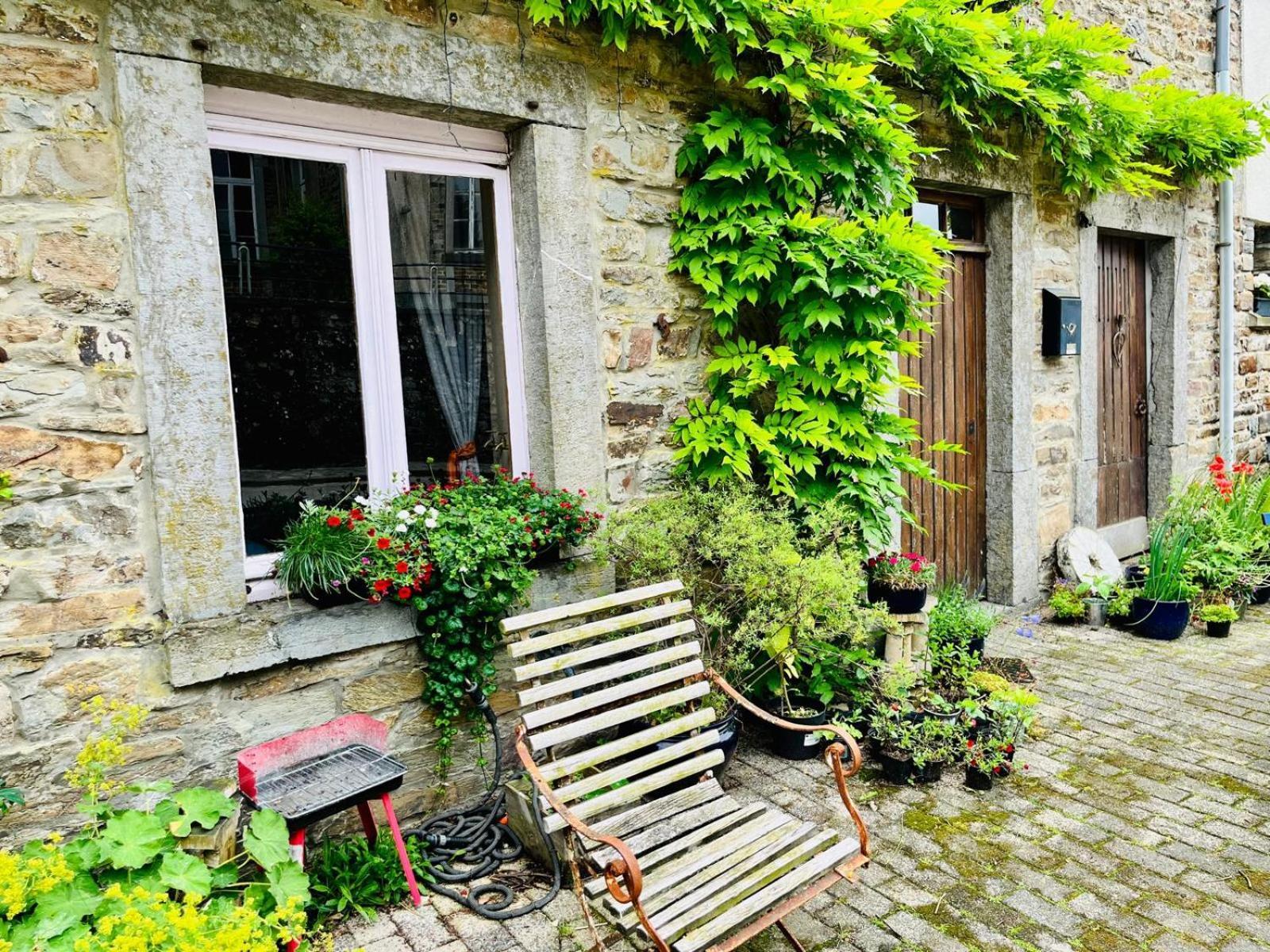 Villa Sous Les Feuilles Redu Exterior foto